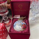 Ne 'Qwa Art Glass Christmas Ornament in Velvet Box