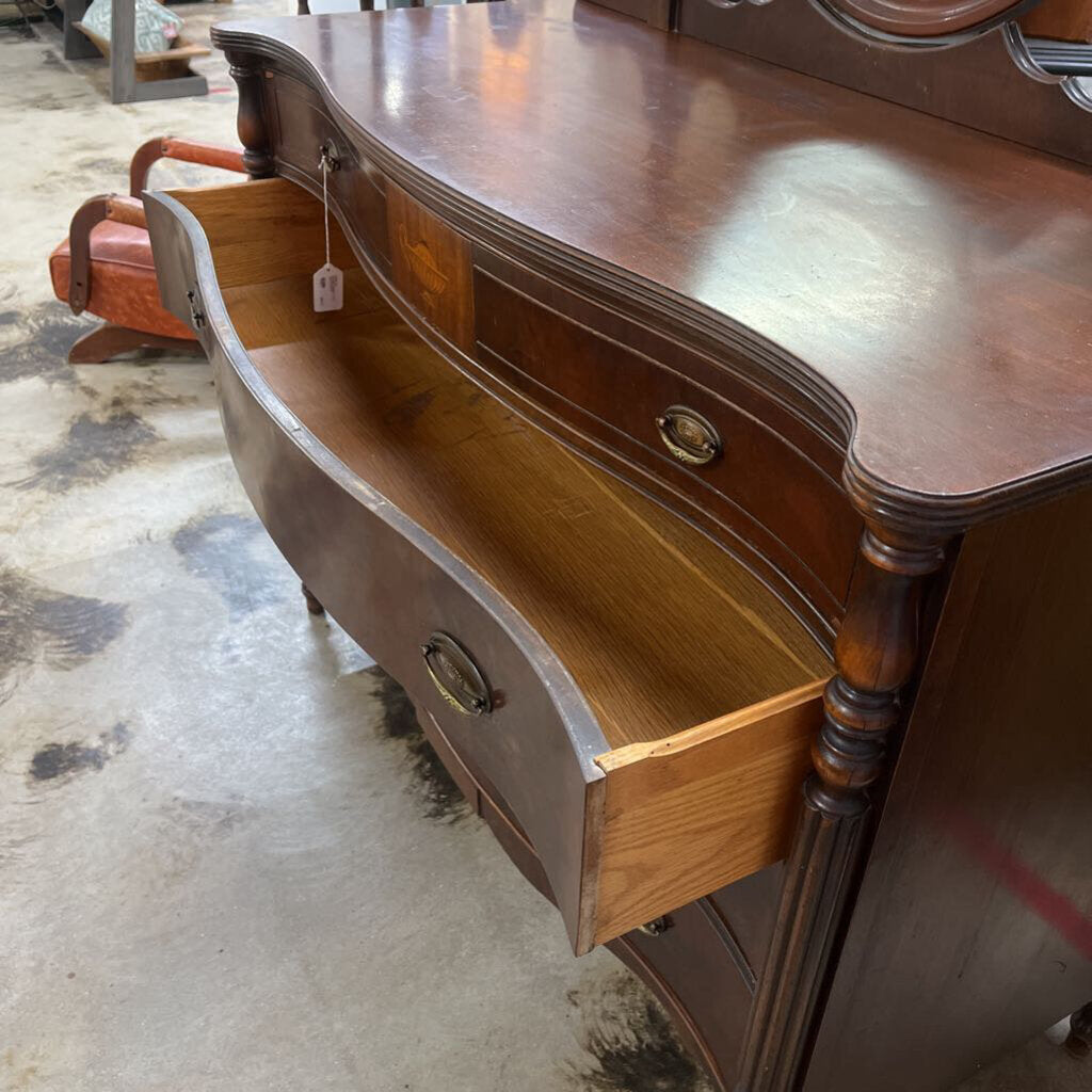 VINTAGE DRESSER WITH ROUND MIRROR