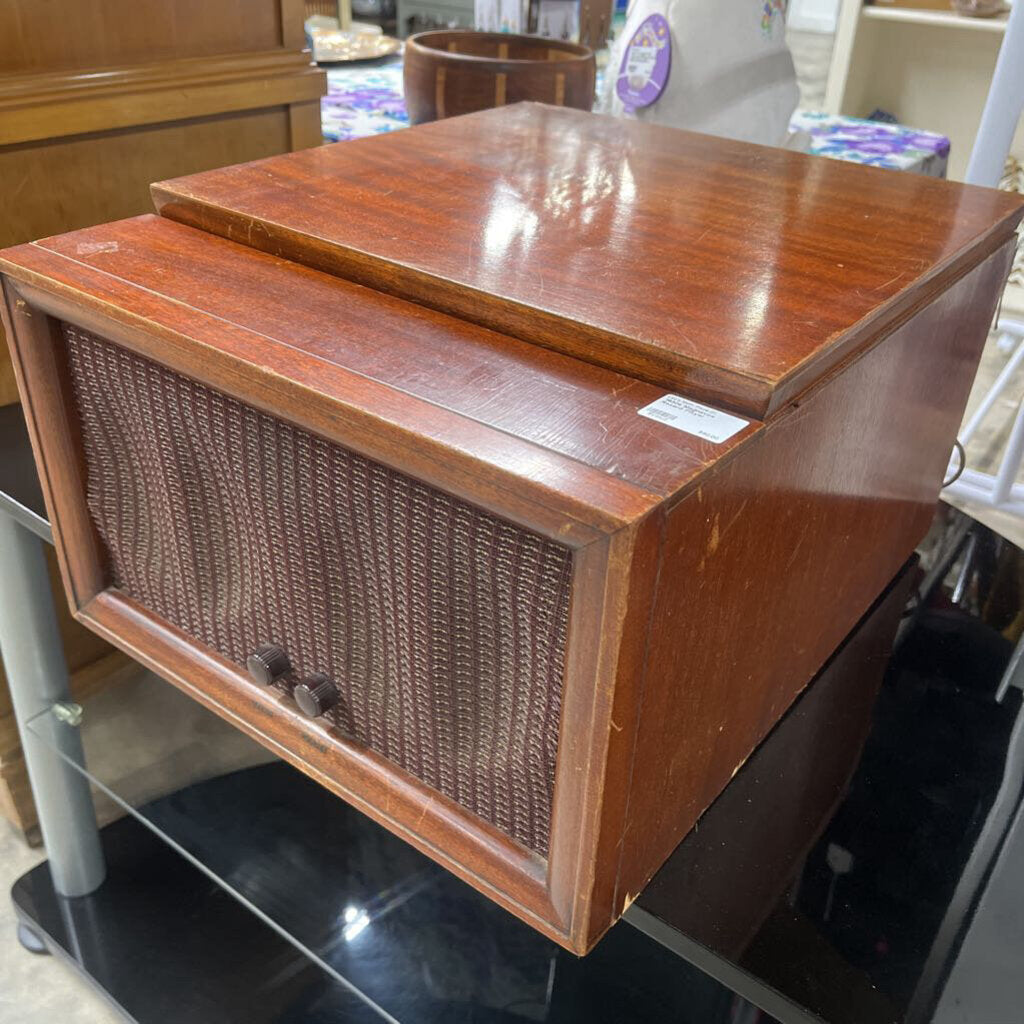 1930S MAGNAVOX RECORD PLAYER