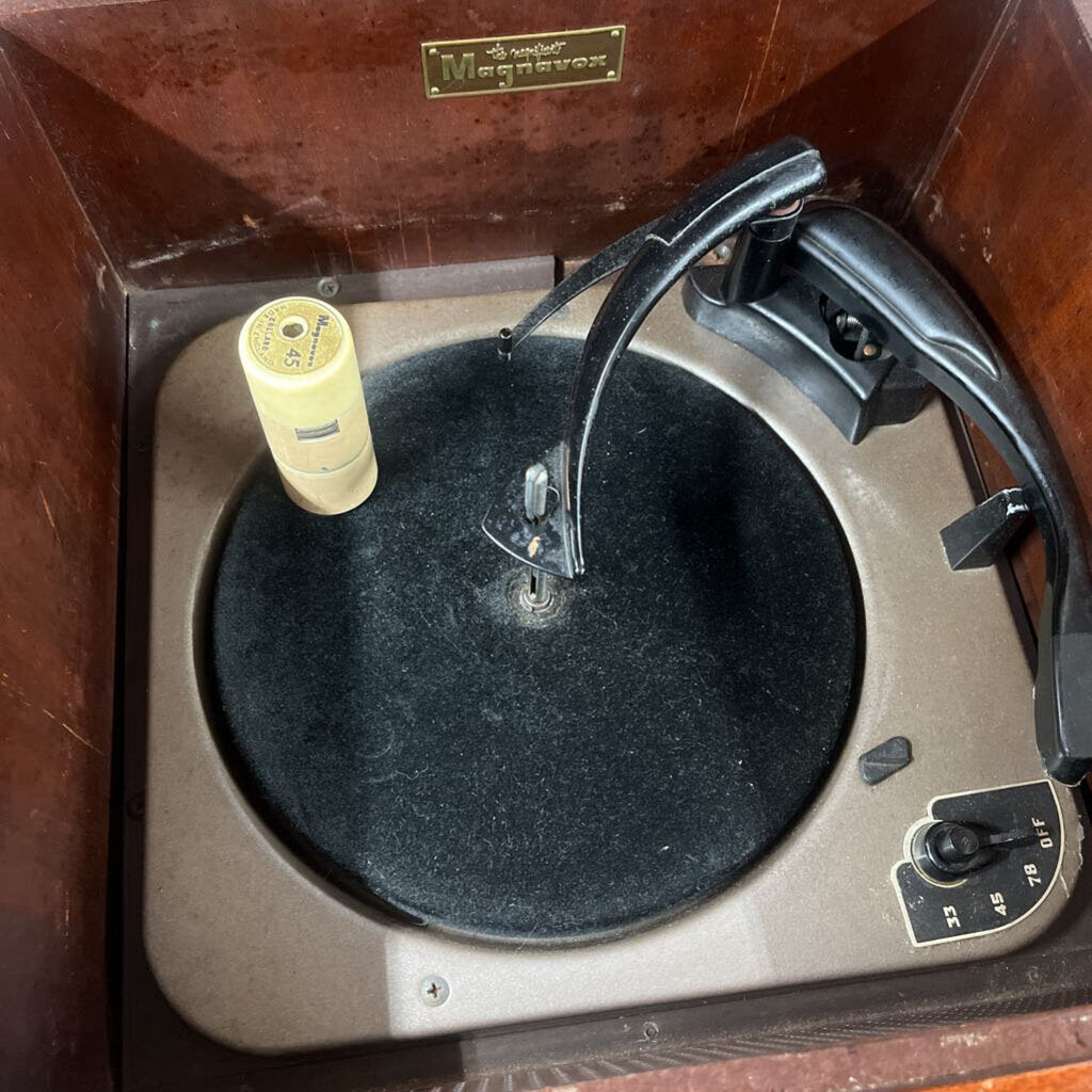 1930S MAGNAVOX RECORD PLAYER