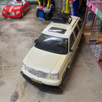 ESCALADE TOY CAR