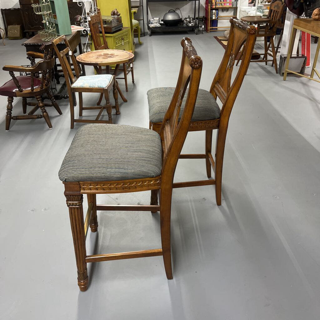 PAIR OF BARSTOOLS