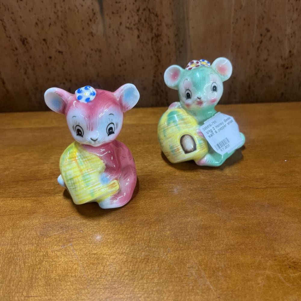 VTG 2 HONEY BEEHIVE SALT & PEPPER SHAKER