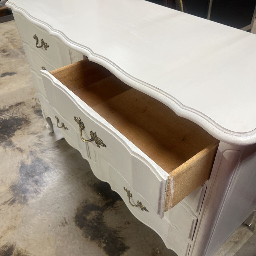 WHITE DISTRESSED 8 DRAWER DIXIE DRESSER