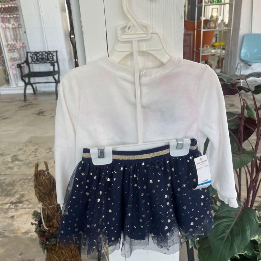 JUICY COUTURE WHITE/NAVY AND GOLD 2 PIECE 24 MONTHS