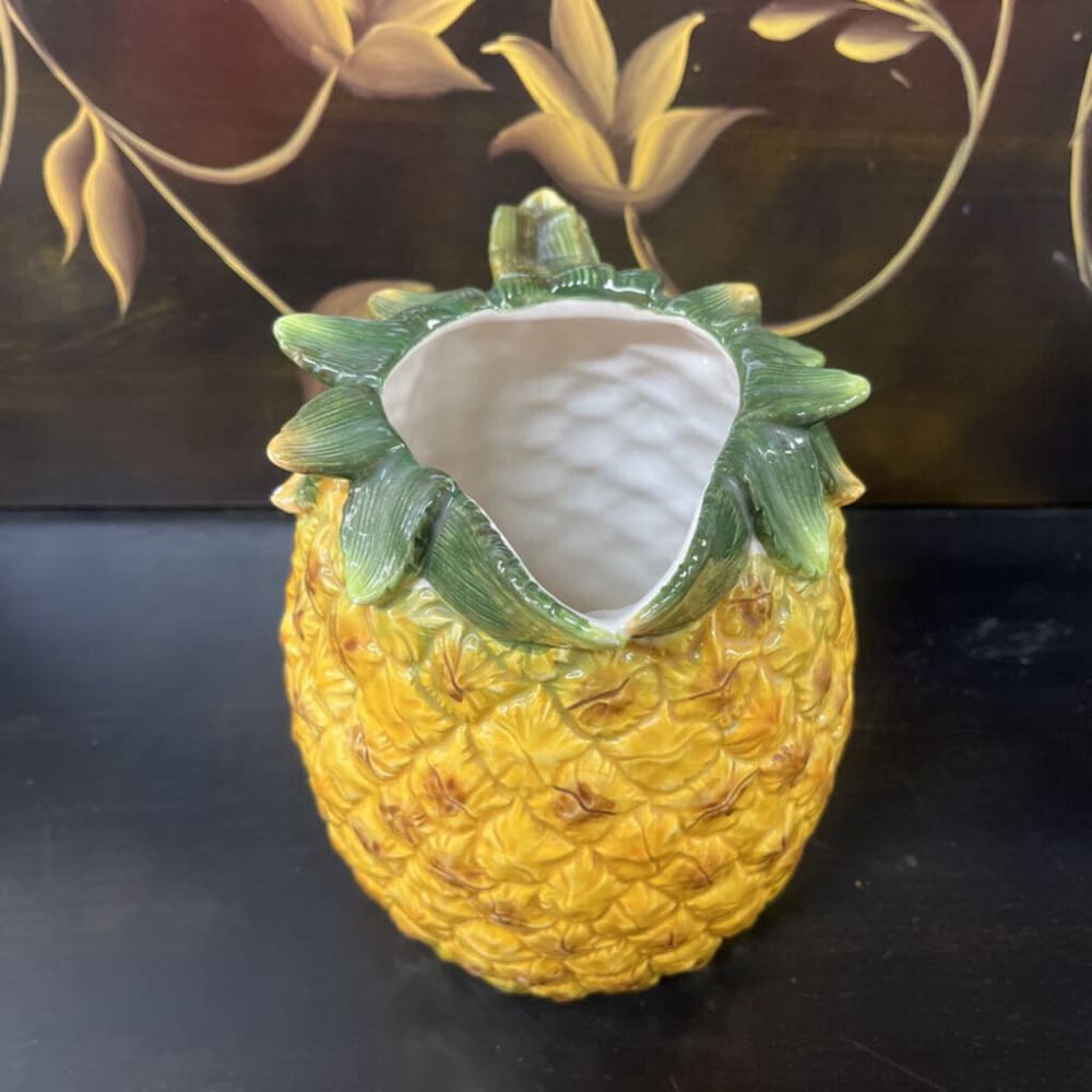 PINEAPPLE PITCHER