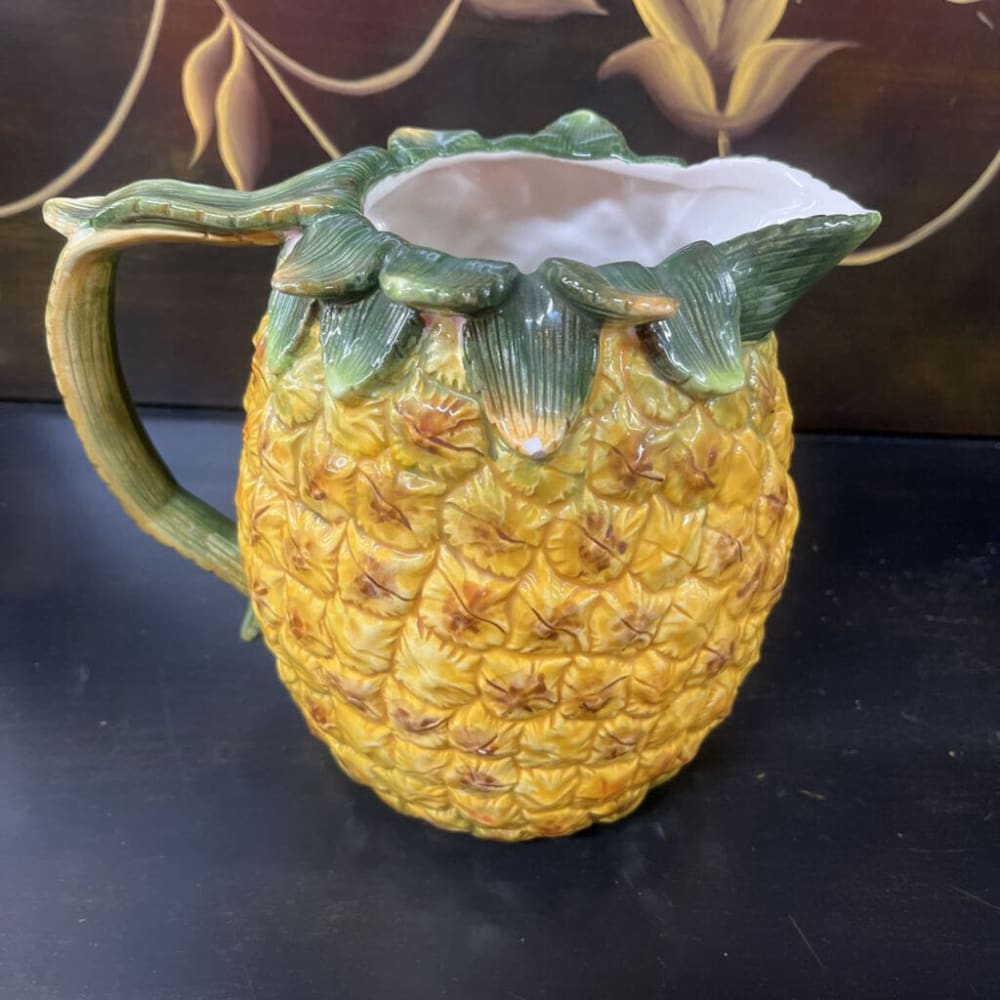 PINEAPPLE PITCHER