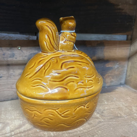 VINTAGE CERAMIC SQUIRREL/NUT DISH