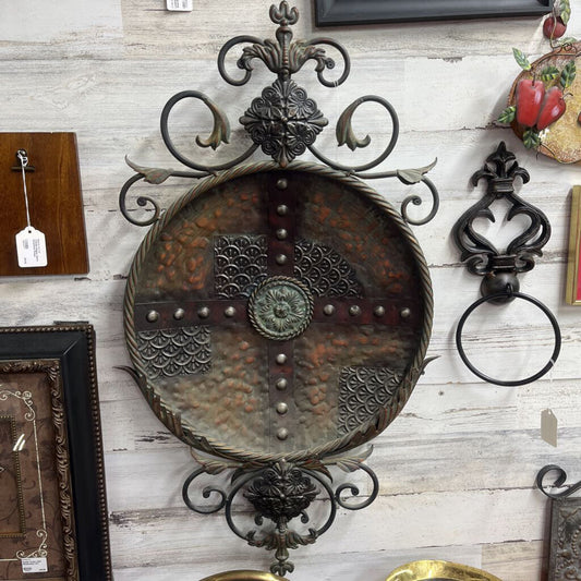 LARGE HEAVY METAL WALL DISC DECOR