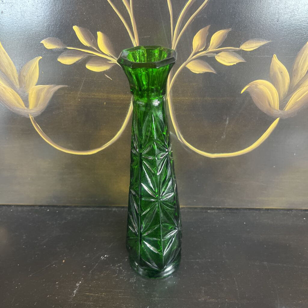 KELLY GREEN GLASS BUD VASE