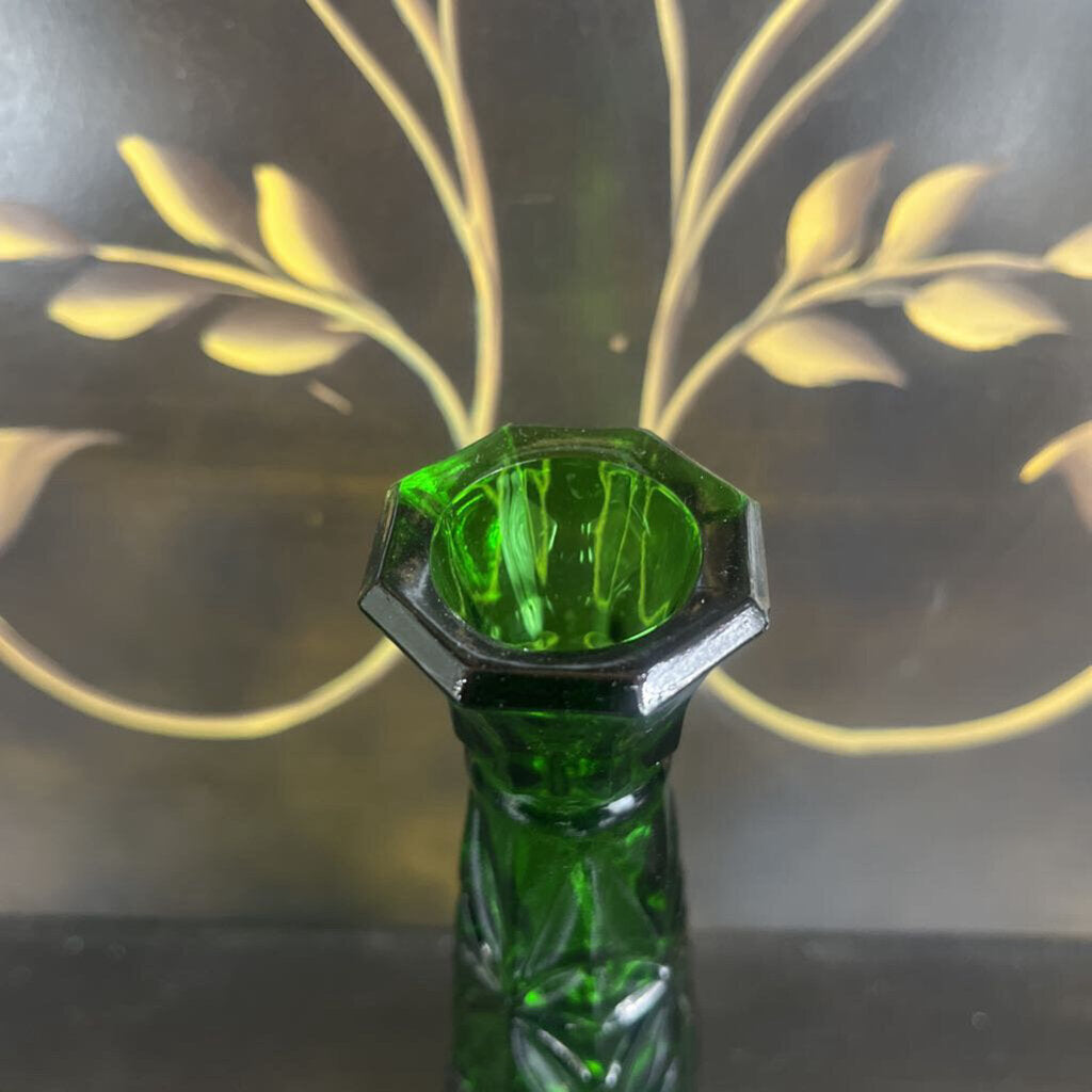KELLY GREEN GLASS BUD VASE