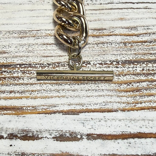 VICTORIA'S SECRET GOLDTONE LINK BRACELET
