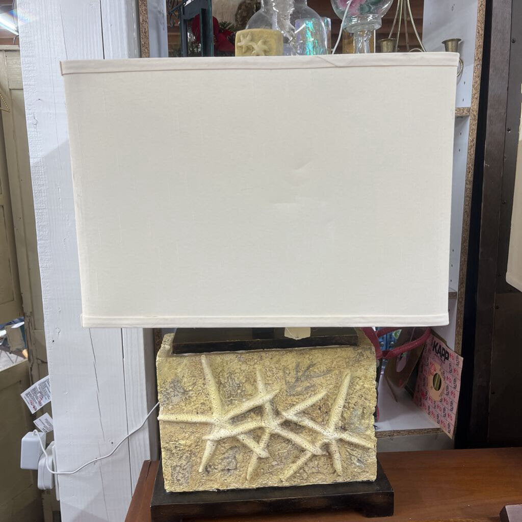 ACCENT TABLE LAMP WITH STARFISH