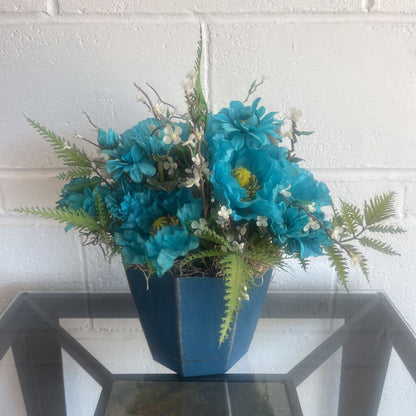 TEAL FLORAL ARRANGEMENT