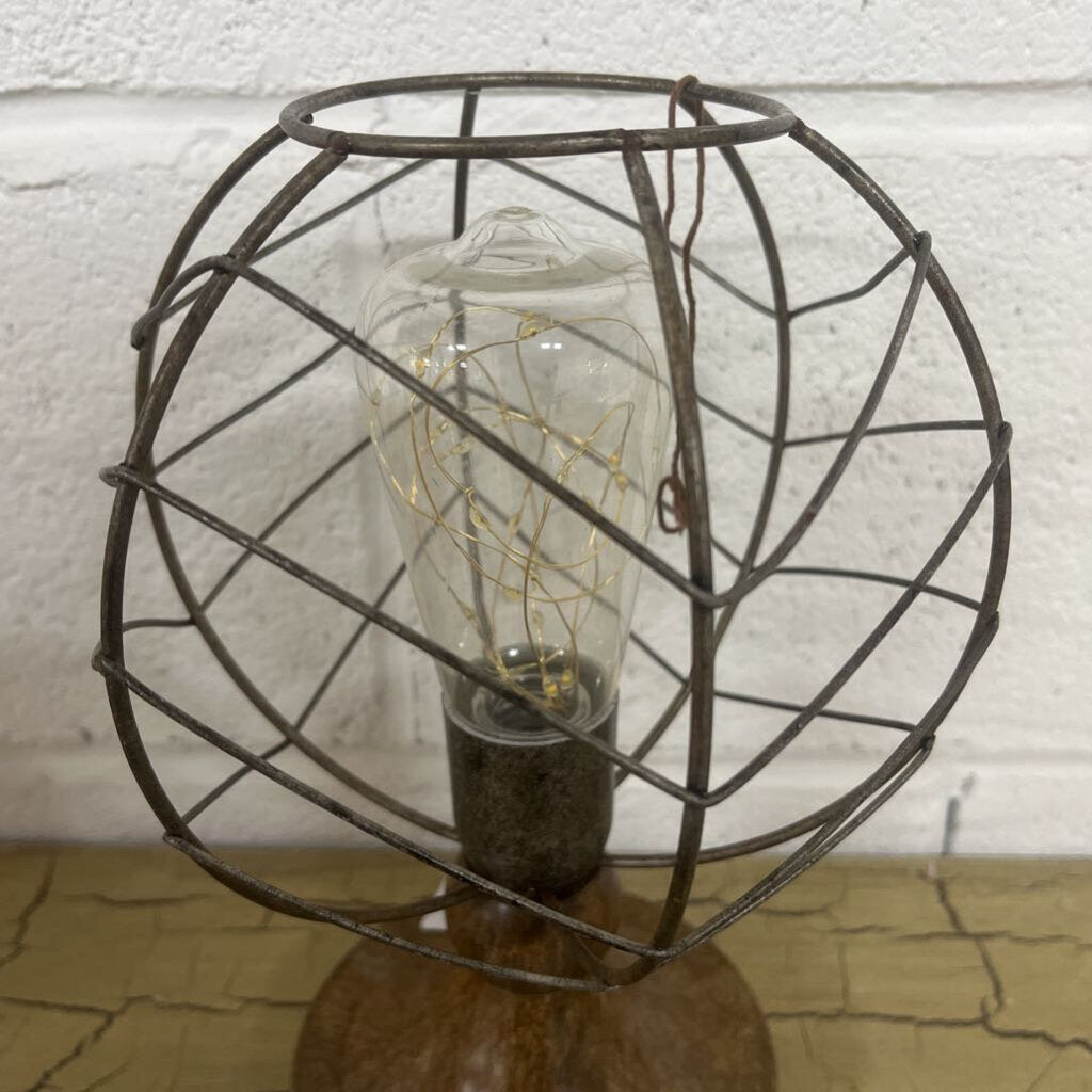 VINTAGE STYLE INDUSTRIAL HANGING LIGHT