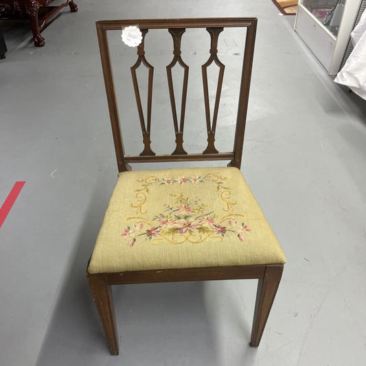 AMERICAN FEDERAL ANTIQUE CHAIR