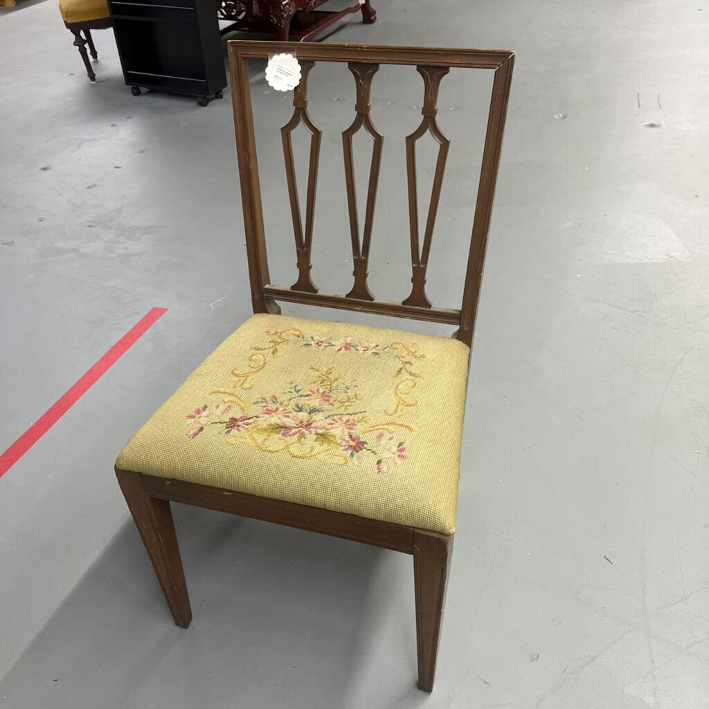 AMERICAN FEDERAL ANTIQUE CHAIR