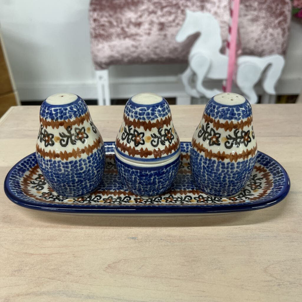 POLISH POTTERY S&P, TOOTH PICK OR SPICE HOLDER & TRAY