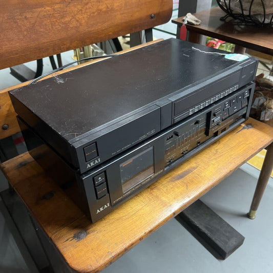 2PCS SET AKAI CASSETTE DECK HXR40 & SYNTHESIZER ATS7
