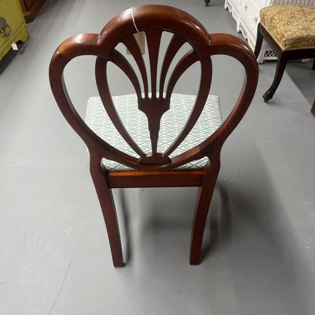 DREXEL MAHOGANY SHIELD BACK CHAIR