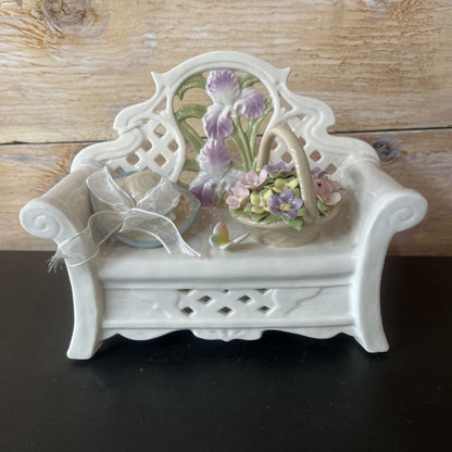 GARDEN SOFA W/FLOWER BASKET MUSIC BOX