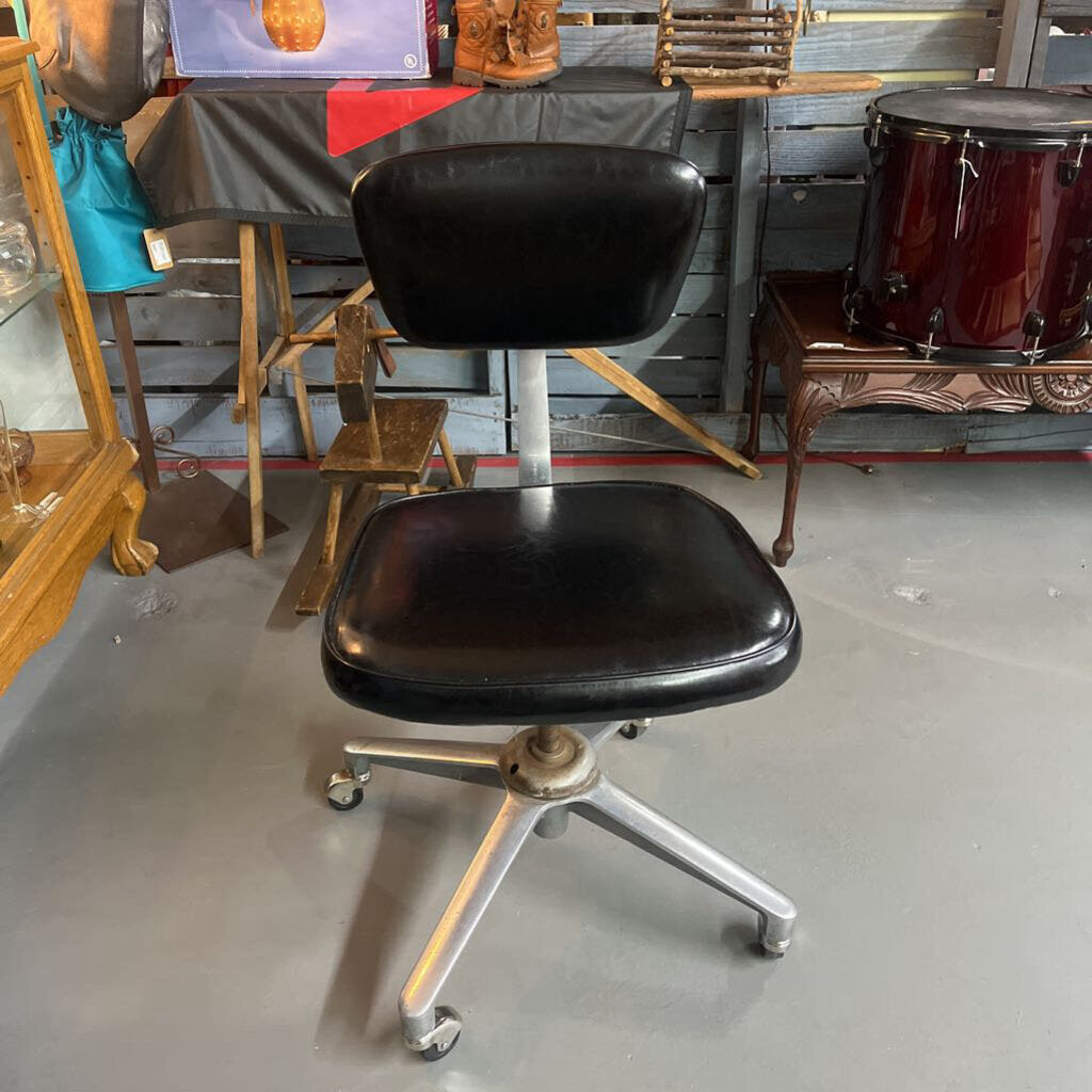VINTAGE INDUSTRIAL OFFICE/DESK CHAIR