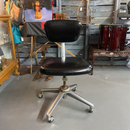 VINTAGE INDUSTRIAL OFFICE/DESK CHAIR