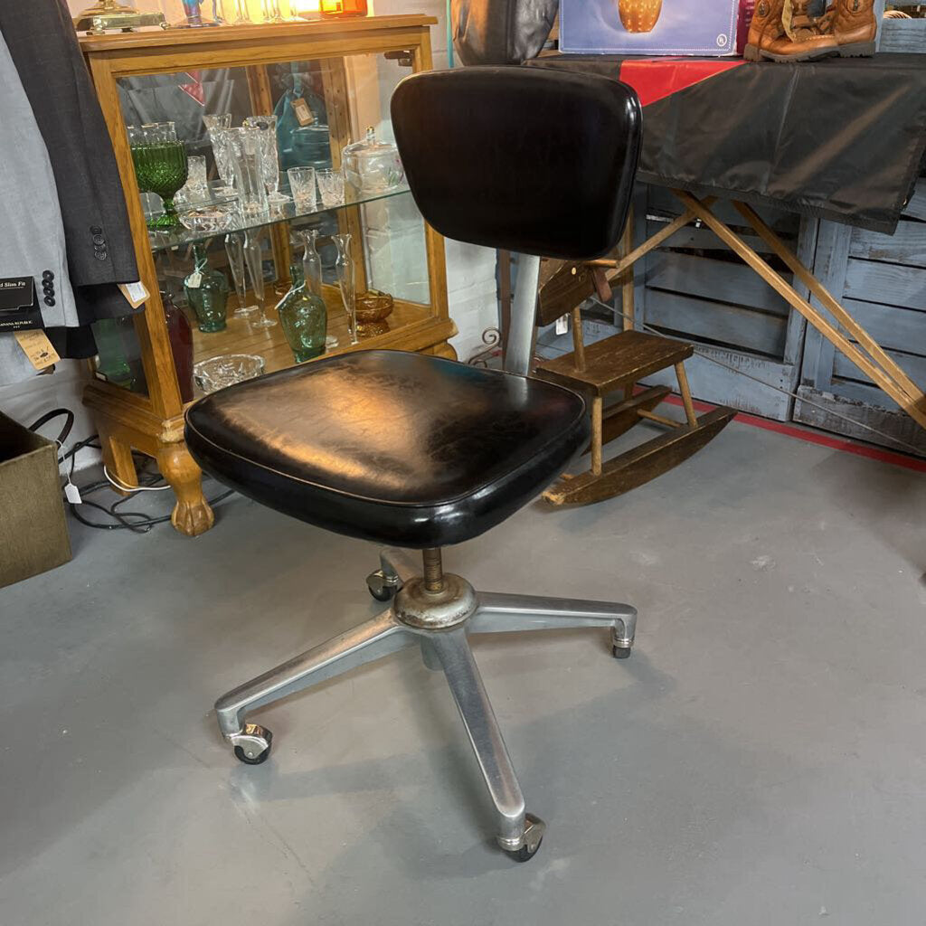 VINTAGE INDUSTRIAL OFFICE/DESK CHAIR