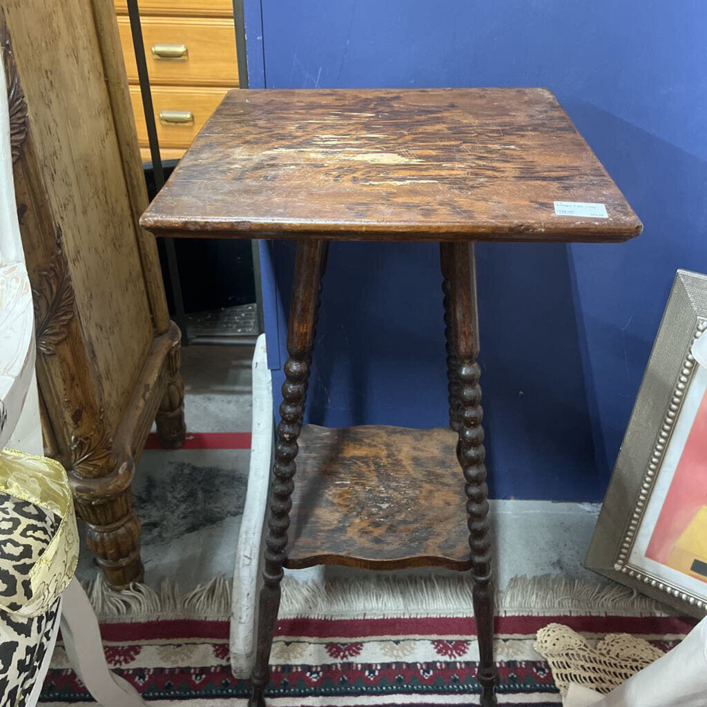 ANTIQUE 2 TIER TABLE