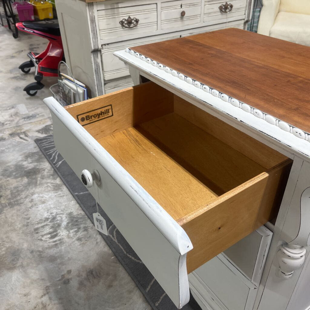 BROYHILL DISTRESSED WHITE SOLID WOOD NIGHTSTAND