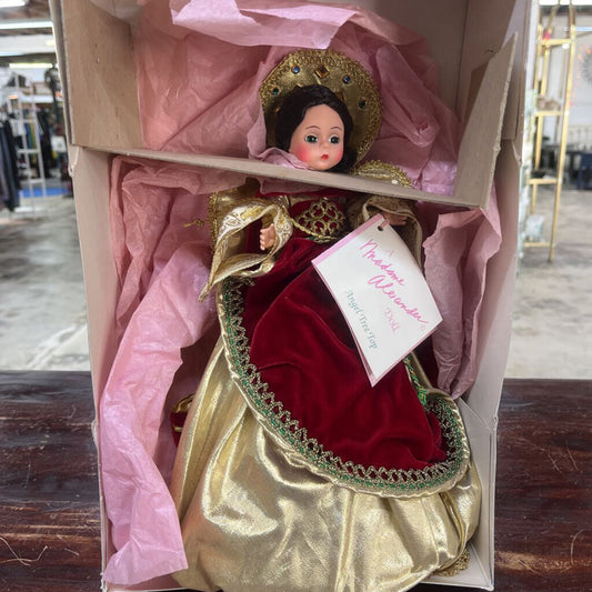 MADAM ALEXANDER RED VELVET TREE TOPPER 853
