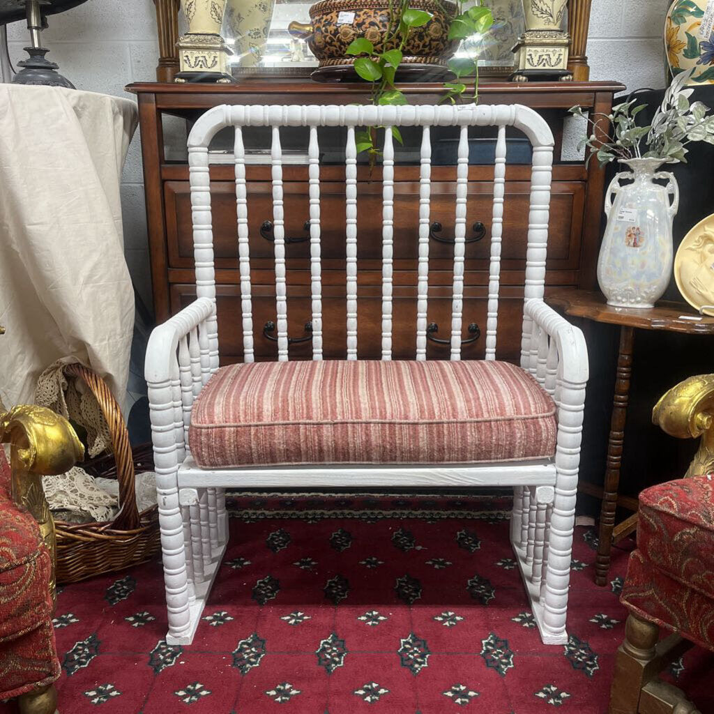 SMALL WHITE BENCH