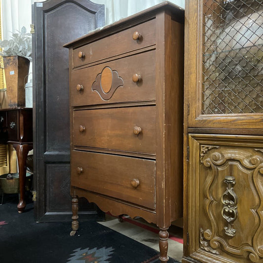ANTIQUE CHEST OF DRAWERS W/CASTERS