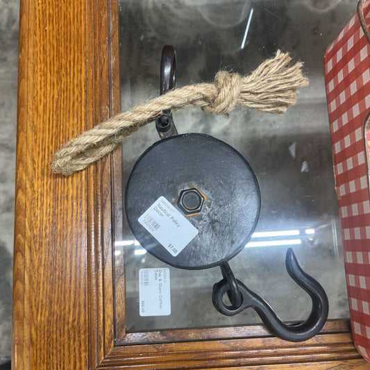 NAUTICAL PULLEY DECOR