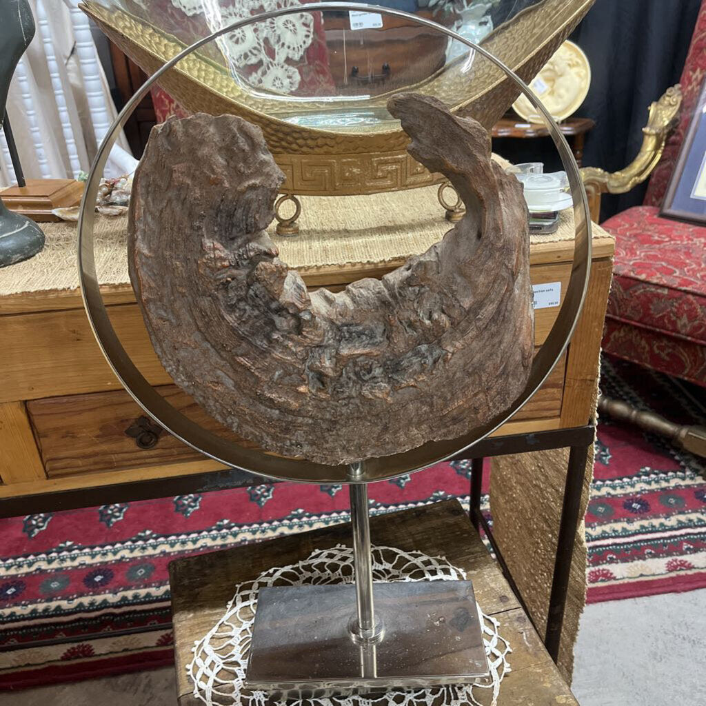 WOOD ON METAL ATAND