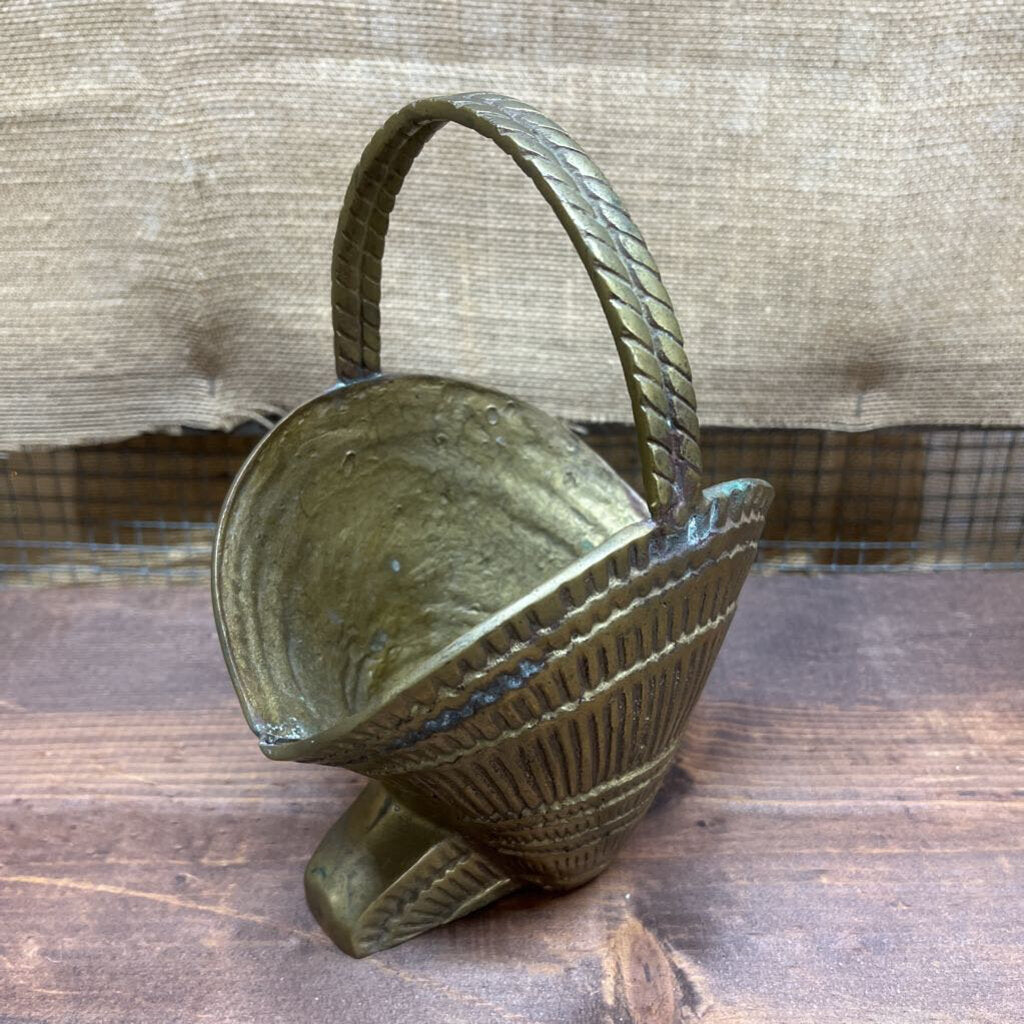 VINTAGE SOLID BRASS SEASHELL HANDLE BRIDE'S BASKET