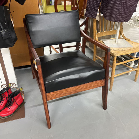 MID-CENTURY SOLID WOOD CHAIR