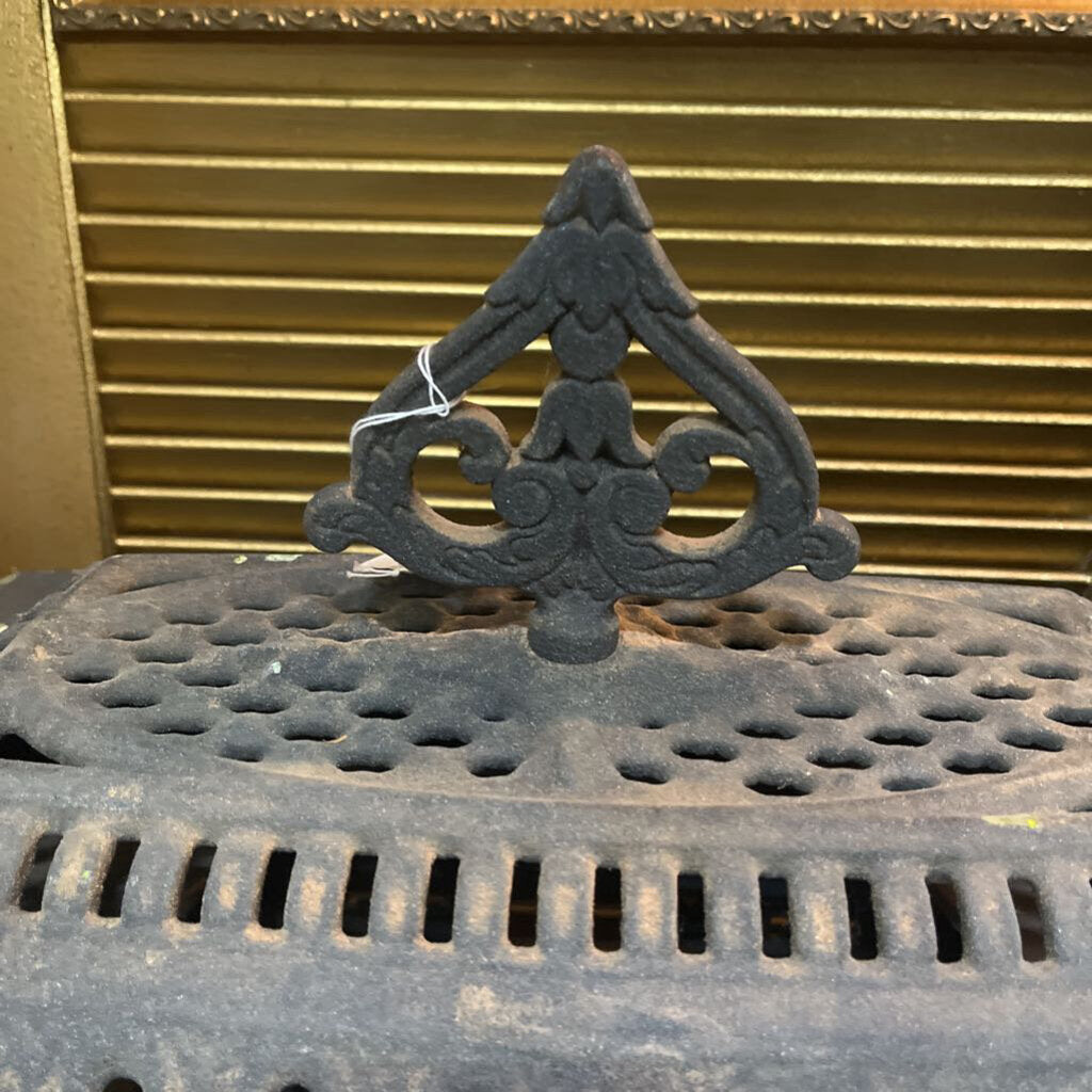 ANTIQUE CAST IRON WOOD BURNING STOVE