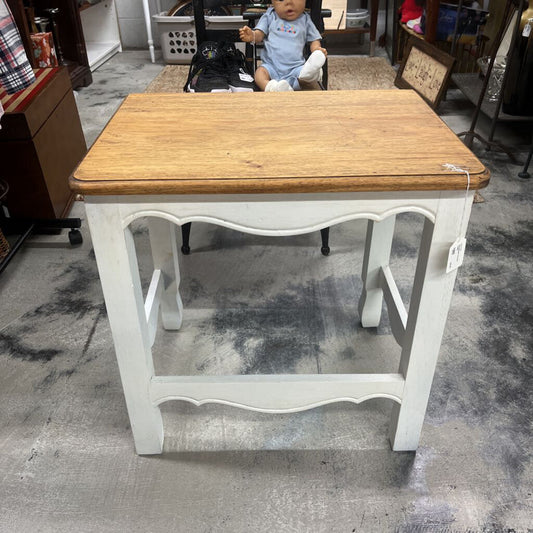 FARMHOUSE ACCENT TABLE