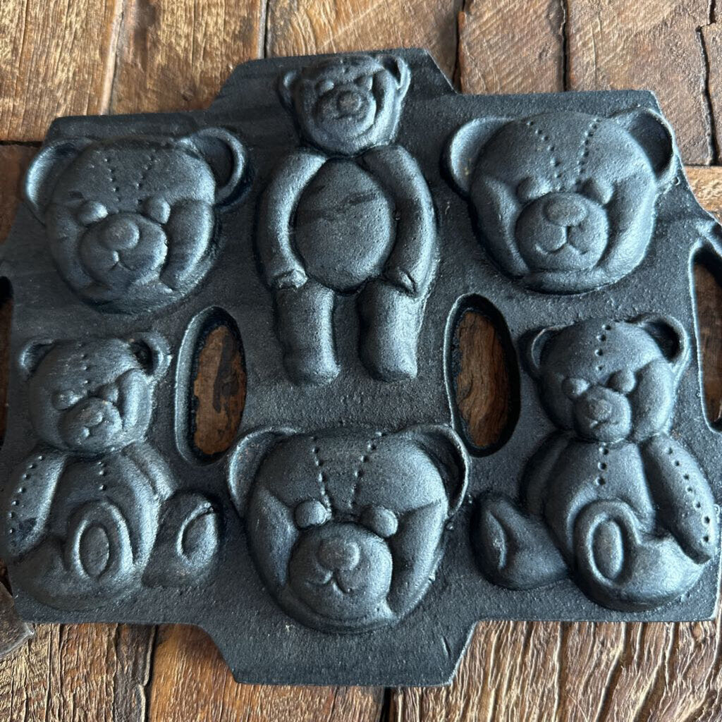 CAST IRON TEDDY BEAR MOLD