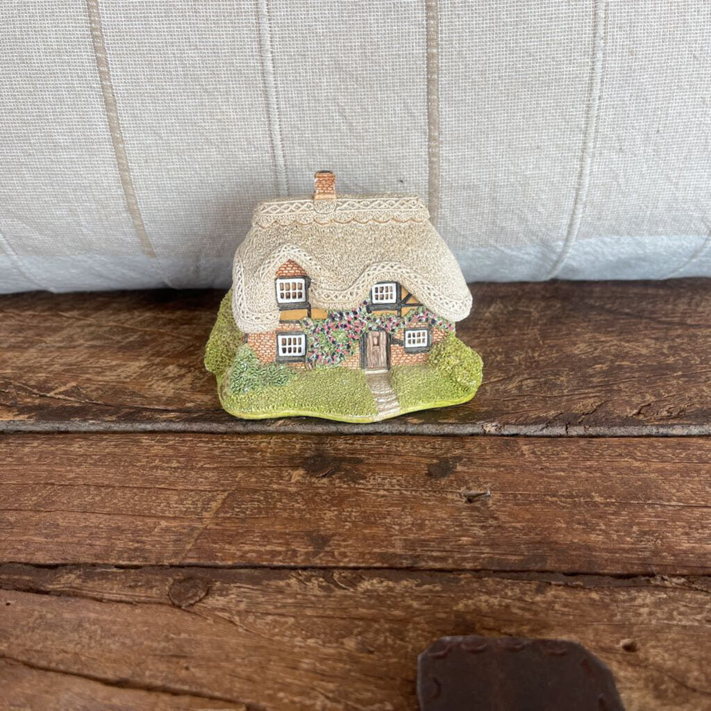 LILLIPUT LANE HOUSE FIGURAL