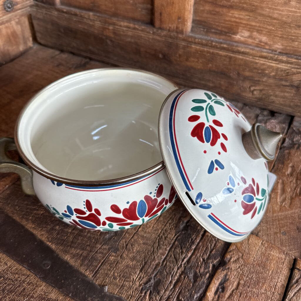 Asta Enamel /Brass Pot w/Lid