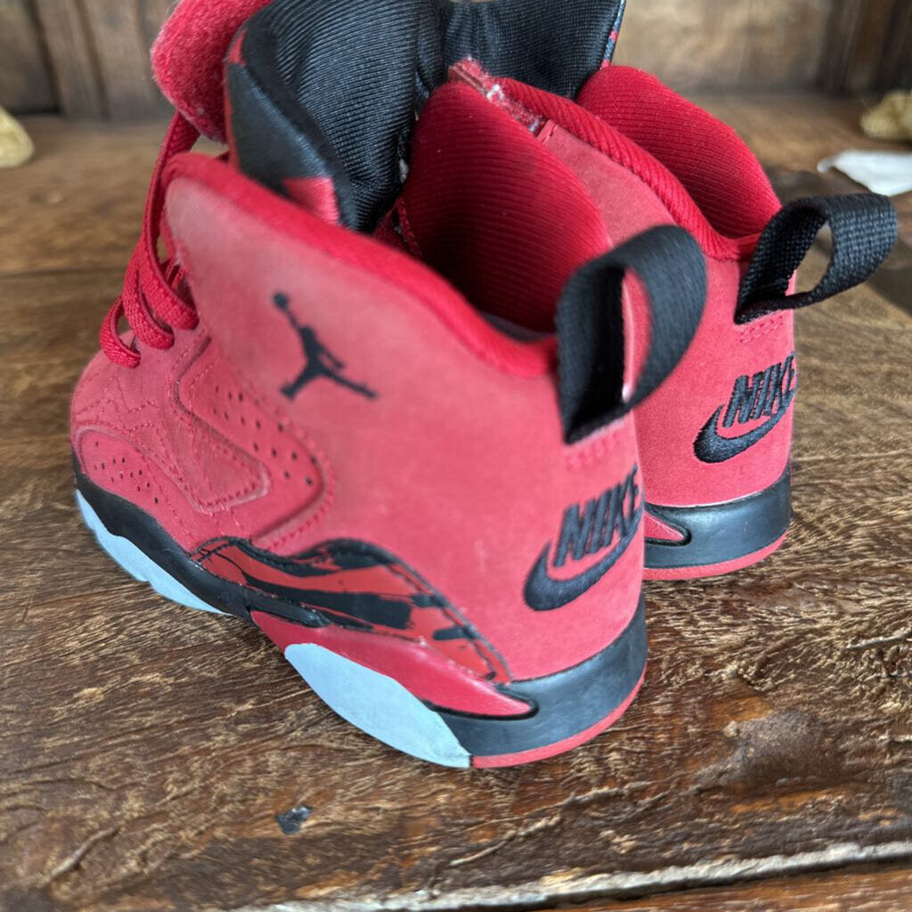 KIDS RED/BLACK JORDANS HIGH TOPS SZ 5