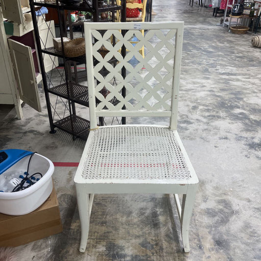 WHITE WICKER CHAIRS