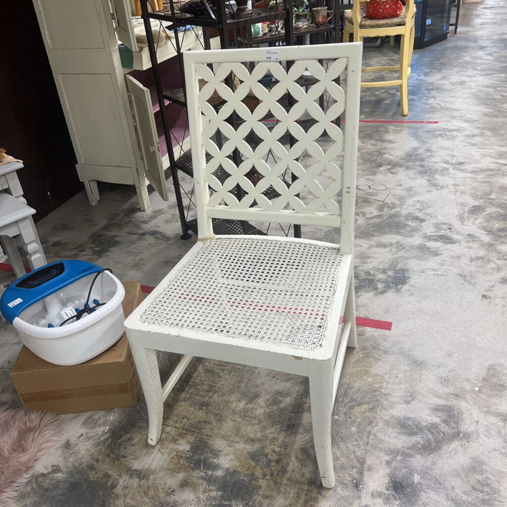WHITE WICKER CHAIRS