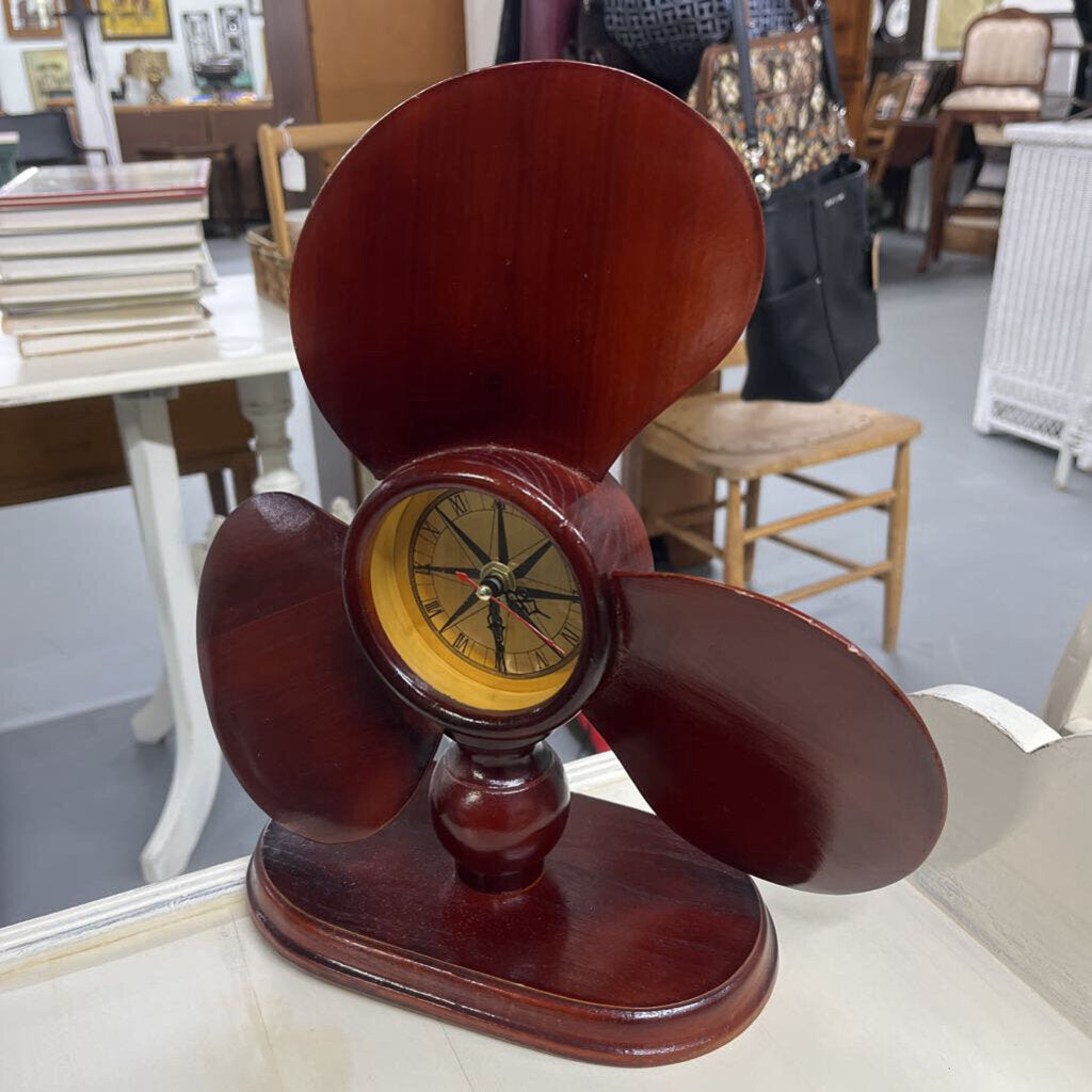 WOODEN PROPELLER CLOCK