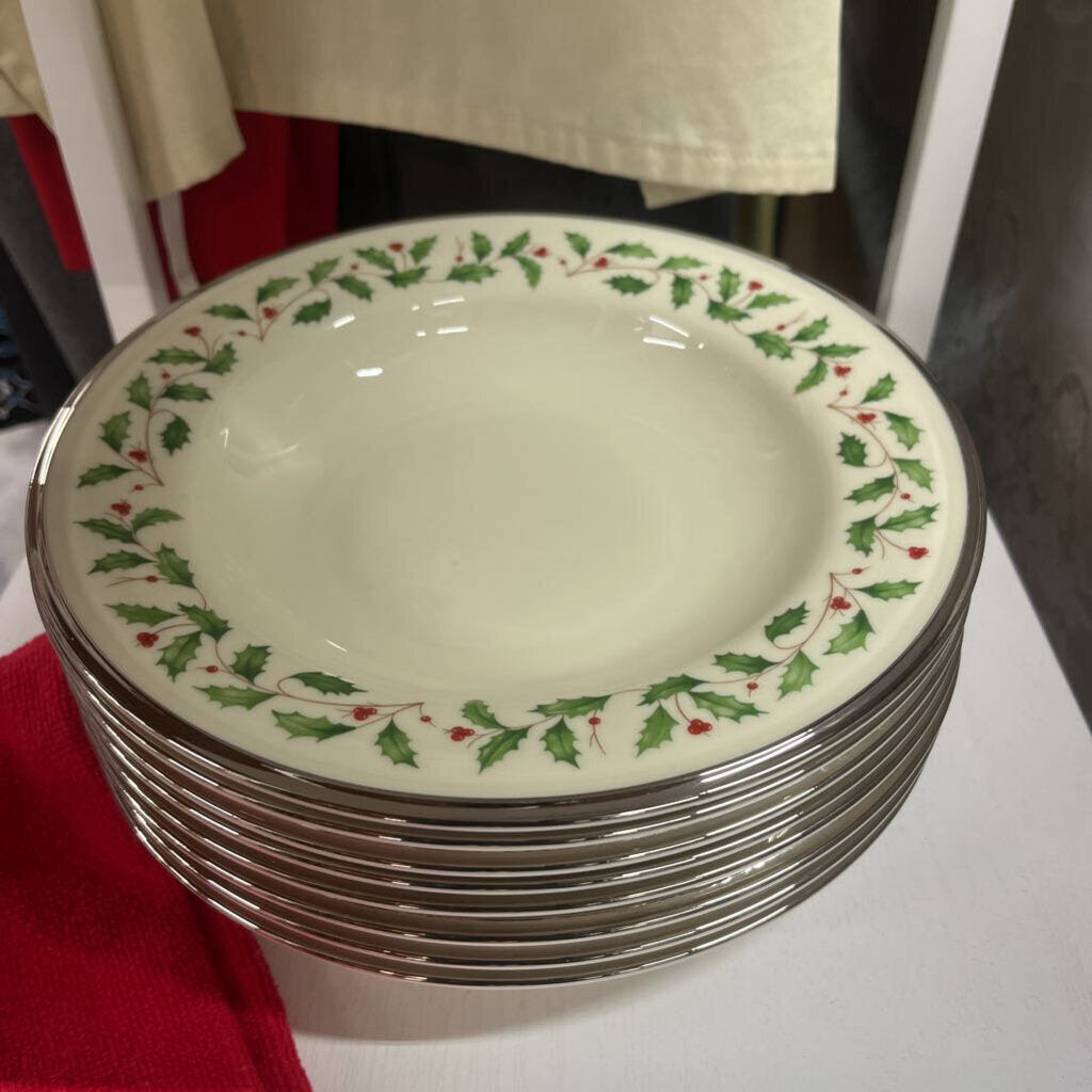 59PC LENOX CHRISTMAS DINNERWARE SET