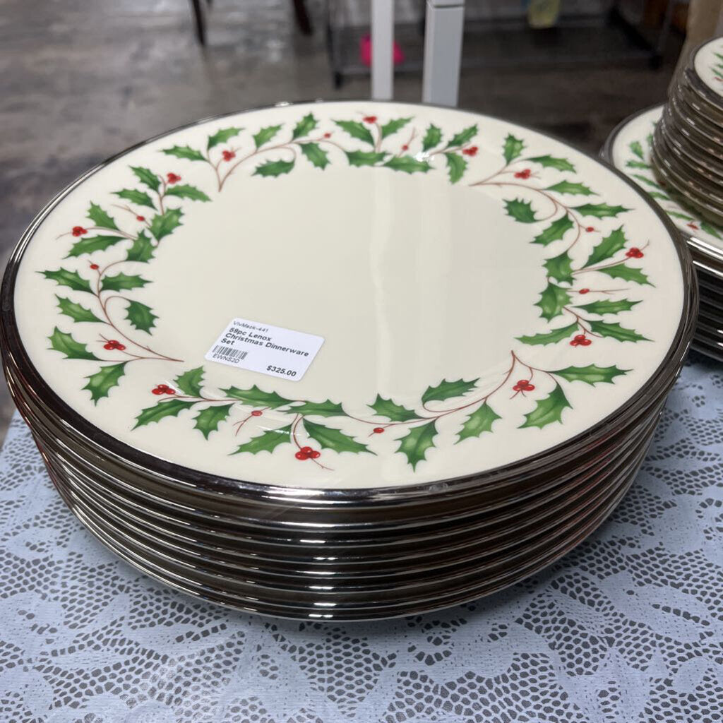 59PC LENOX CHRISTMAS DINNERWARE SET