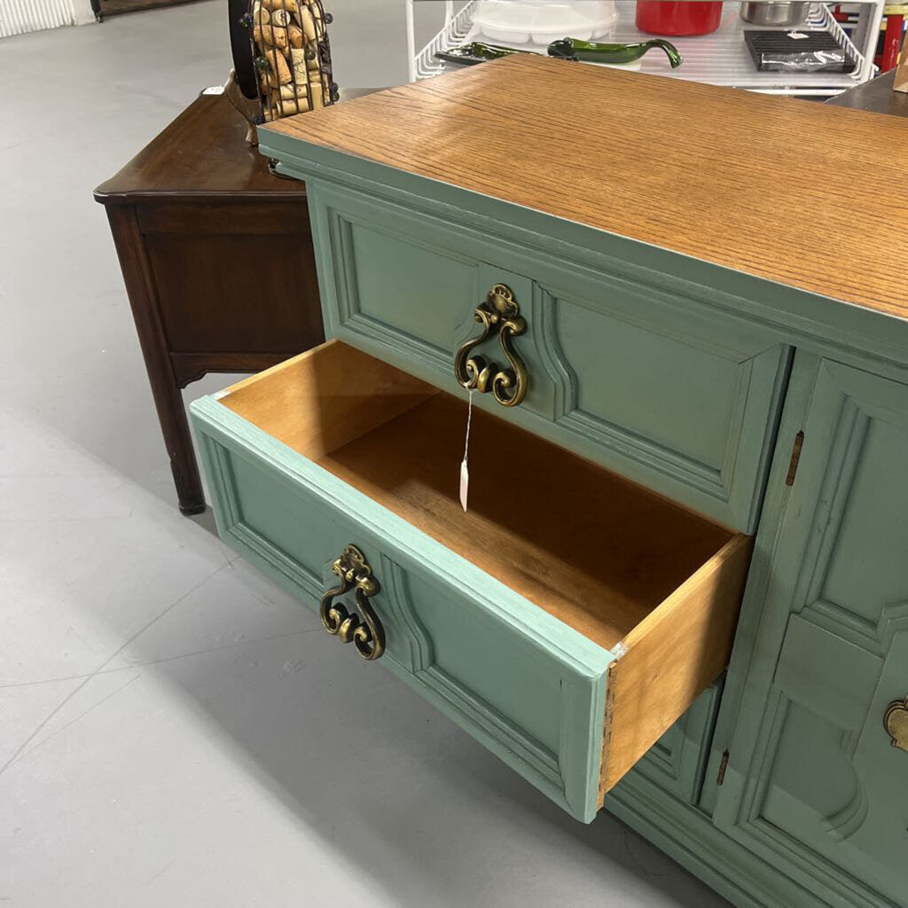 VINTAGE 9 DRAWER DRESSER