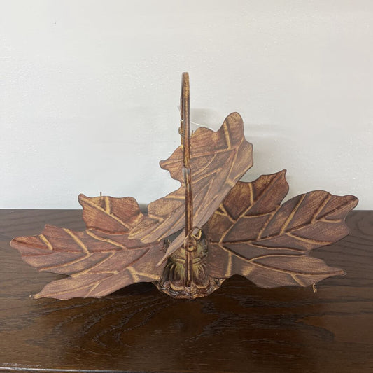 COLLAPSABLE METAL LEAF CANDY DISH